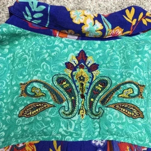 Soft Surroundings Button Down Shirt Long Sleeves Bright Colors Embroidered Sz M - Picture 8 of 8